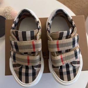 Burberry check sneaker with velcro straps for kids